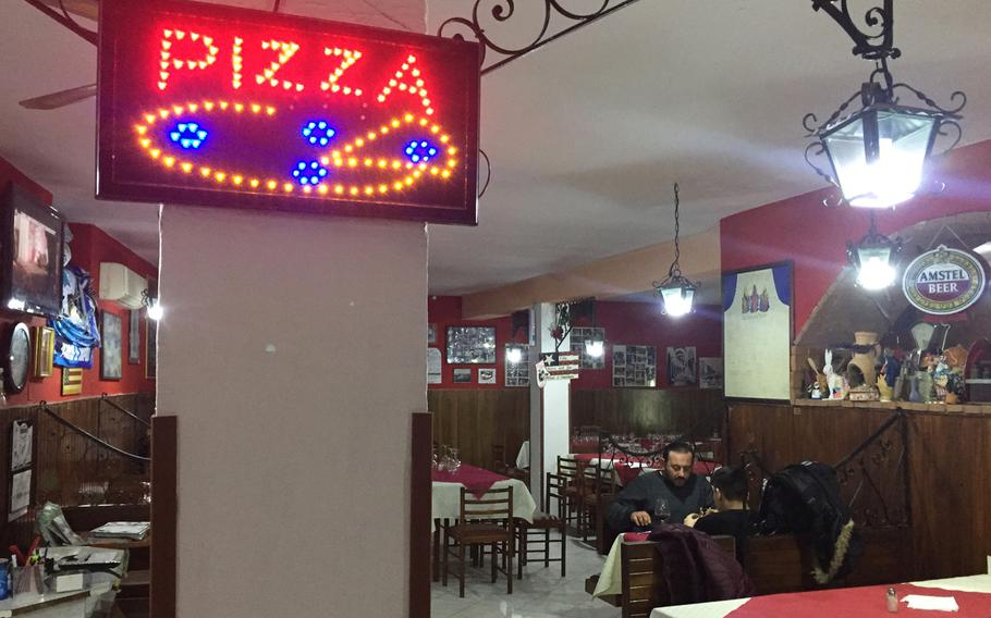 A quiet evening at the Ristorante Pizzeria Il Pentolone, which has diverse decor to go with its variety of pizza, seafood, meat dishes and desserts.