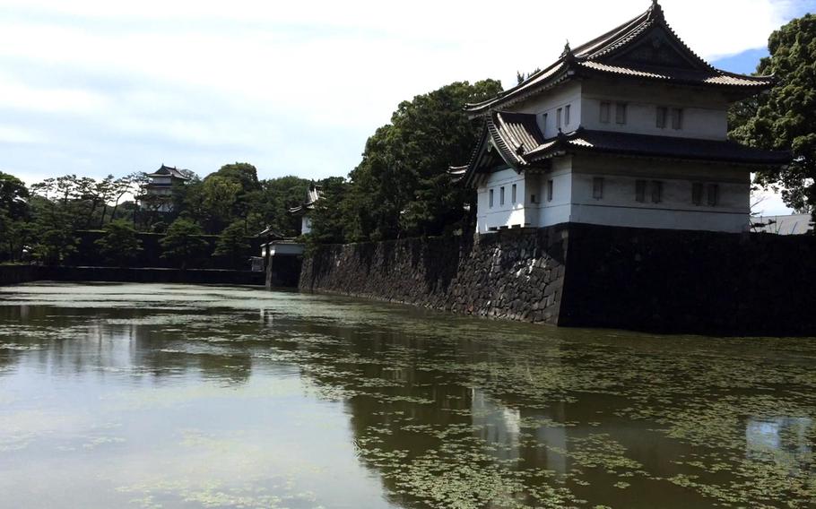  The Sakurada-Niju-Yagura watchtower at Tokyo’s Imperial Palace is visible from the outer areas of the grounds. It is the last remaining corner watchtower and is a reconstruction of the original, which was destroyed in 1923 during the Great Kanto earthquake. 