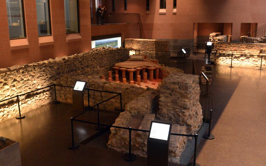The ruins of Roman Frankfurt, discovered during an earlier construction project, were excavated and integrated into the new reconstruction of the city's Old Town.