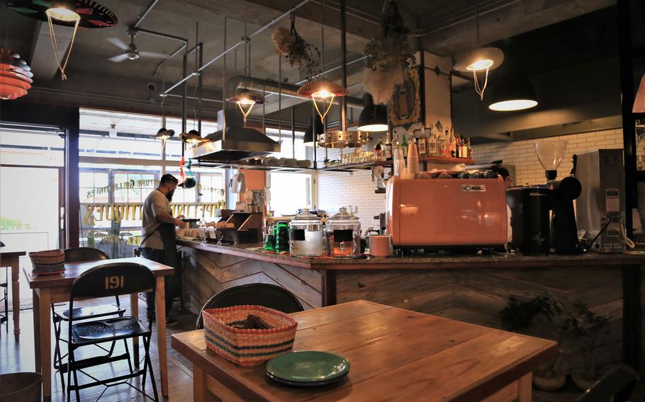 La Polleria Pipeline Coffee's decor, with wood flooring and Mexican-inspired artwork, provide an appealing backdrop for social media-worthy snapshots.