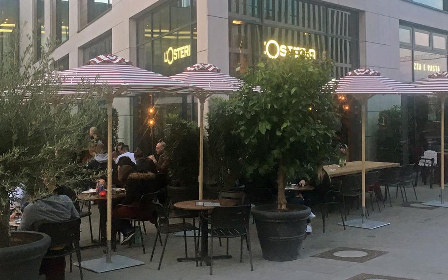 L'Osteria is a new restaurant in Stuttgart's Europaviertel section, a redeveloped quarter that includes the city library and a large shopping mall. 