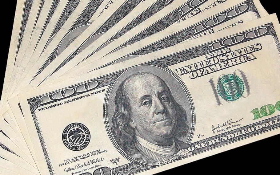 The Air Force says a software glitch caused a pay problem that resulted in some 6,800 airmen not getting pay increases they expected in July.