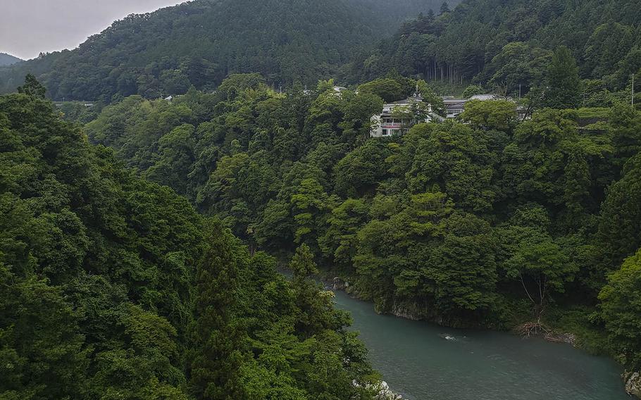 Rose Town Tea Garden boasts a gorgeous view of the Tama River in Ome, Japan.