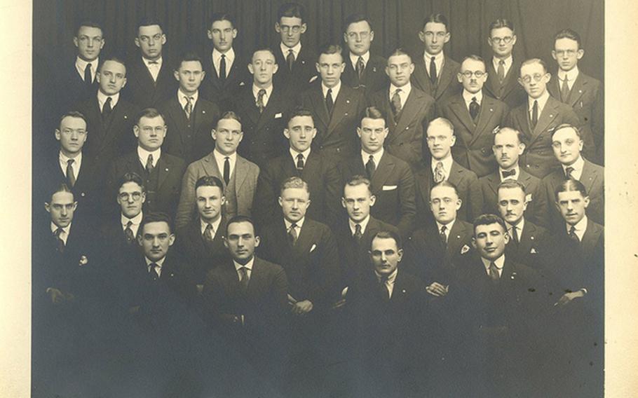 Photo of William Shemin (first row, right) and the first graduating class of New York State Ranger School, 1914.