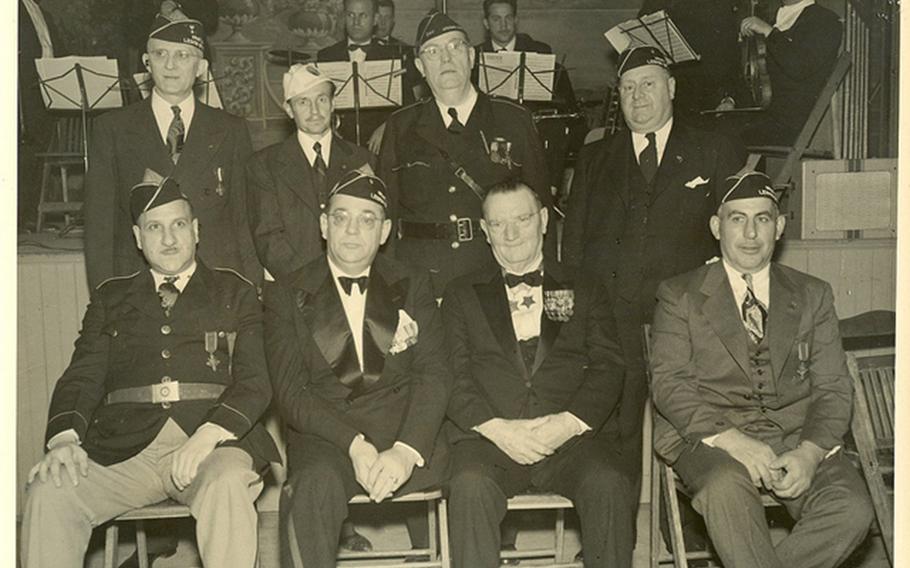 Photo of William Shemin (front row, right) at the Army-Navy Legion of Valor Convention, 1940s
