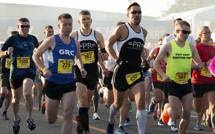 Army Ten-Miler racers start their trek towards the finish line, October 12, 2014.