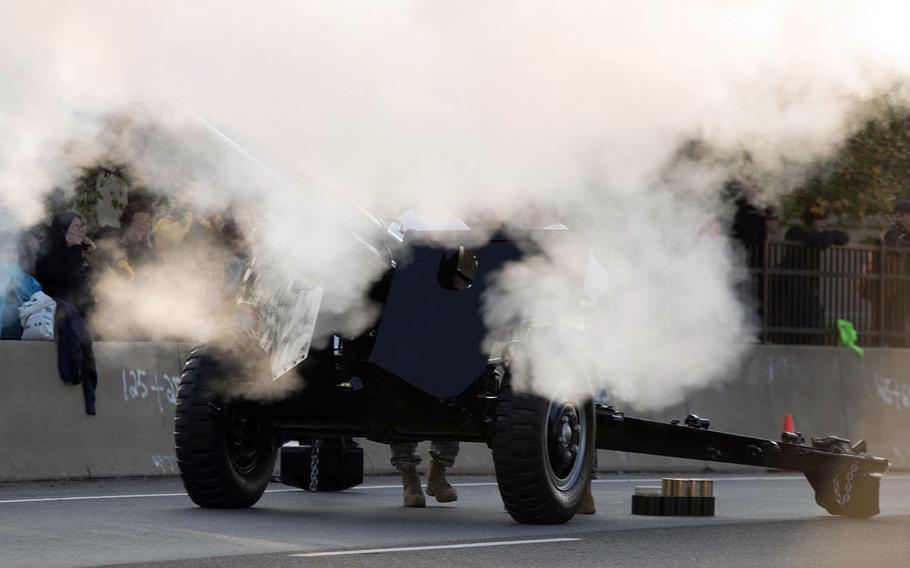 The gun goes off to start the 2014 Army Ten-Miler.