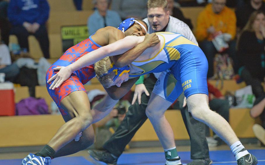 Ramstein's Eric Carter, left, beat Wiesbaden's Brayden Lamb to take the 152-pound title at the DODDS-Europe wrestling championships in Wiesbaden, Germany, Saturday, Feb. 15, 2014.




