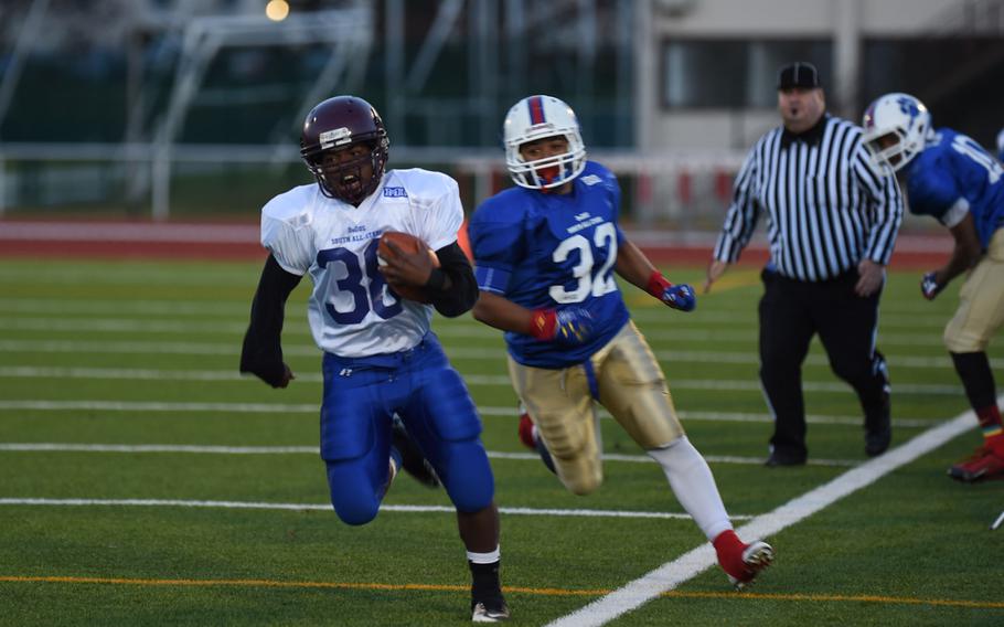 Vilseck's Marquez Monley streaks down the sideline for a touchdown Saturday, Nov. 8, 2014, in the DODDS-Europe all-star game.