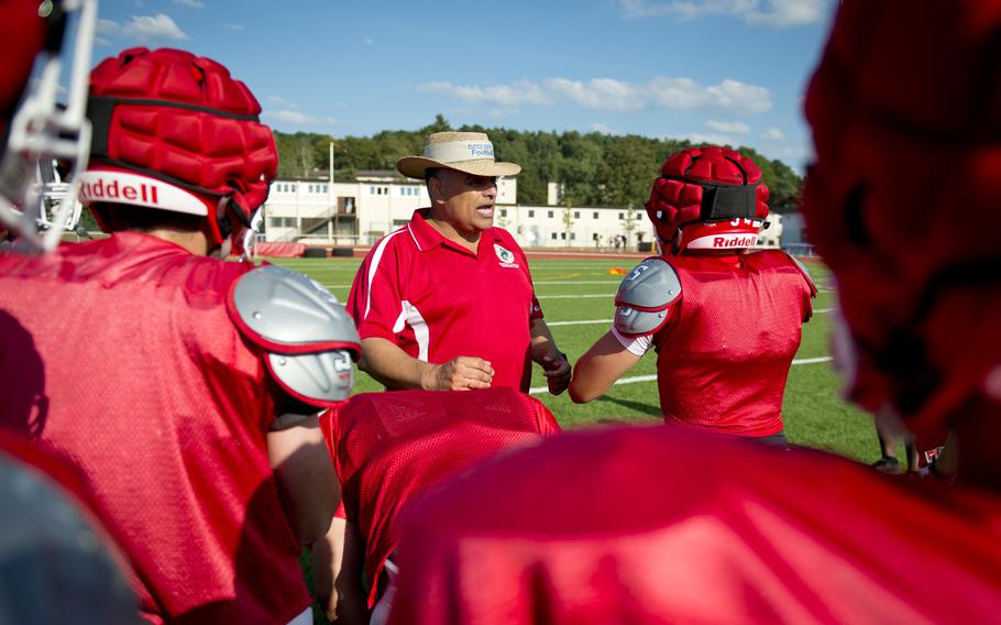 Lin Hairstone, Kaiserslautern head football coach, motivates his players during practice at Vogelweh, Germany, on Tuesday, Aug. 30, 2016.