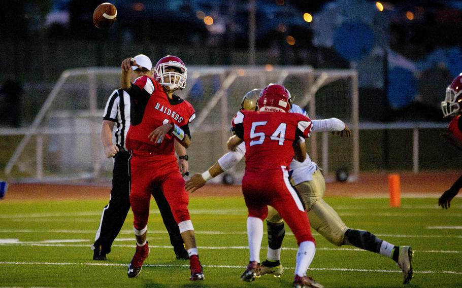 Kaiserslautern Raider Esteban Saldana passes the ball during a home game in Kaiserslautern, Germany, on Friday, Sept. 23, 2016. The Raiders lost 26-7 to the visiting Wiesbaden Warriors.