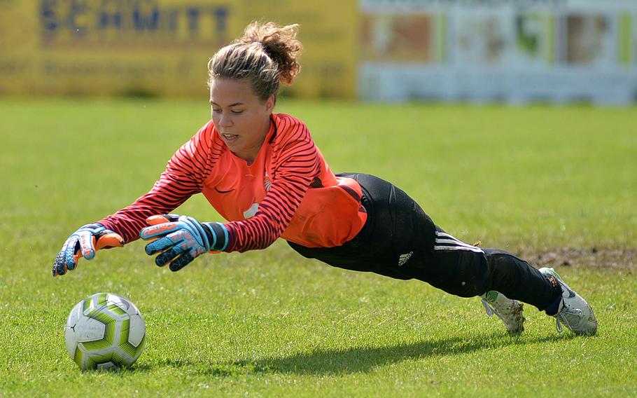 Wiesbaden keeper Karli Wallace pounces on the ball in a Division I semifinal at Reichenbach, Wednesday, May 22, 2019. Wiesbaden won 2-1 in overtime and will face Naples in Thursday's final. 