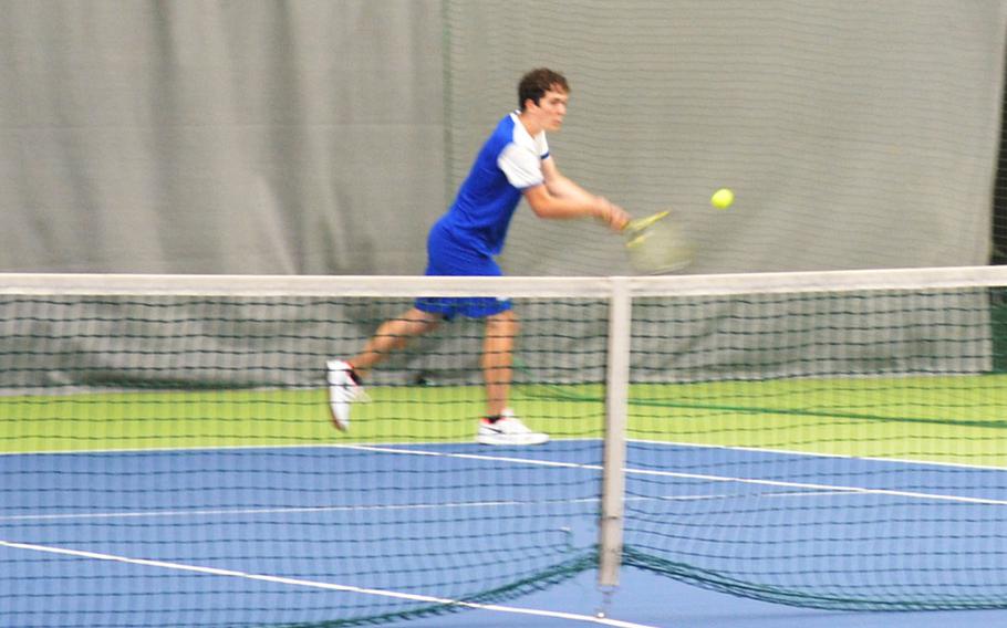 Wiesbaden's Connor Buchheit hits a ball during the super tiebreaker that he won against Stuttgart's Colin Roedl in Wiesbaden on Saturday, Sept. 26, 2020.
