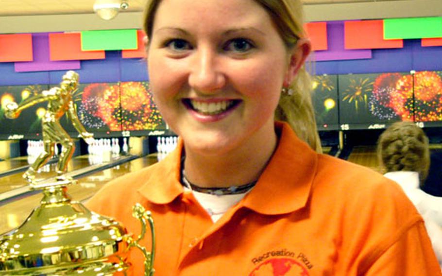 Kristen Elmore of Schinnen won the women&#39;s all-events championship at the 2005 Army Europe bowling tournament at the Hohenfels Bowling Center.
