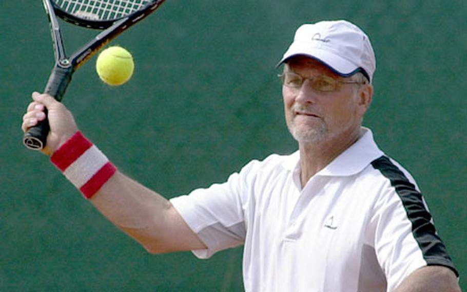 Jim Moss of Kaiserslautern won the men&#39;s masters division (40 years and over) by beating Würzburg&#39;s Tom Floyd 3-6, 6-4, 6-0.