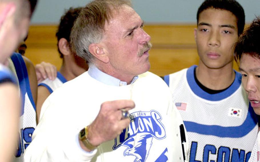 Seoul American boys basketball coach Steve Boyd is relying on his Falcons’ speed and quickness to offset their lack of height.