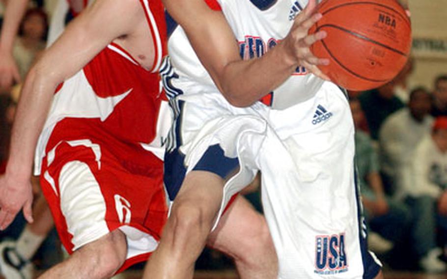 Edwin Rios of the United States looks for the outlet pass in the Americans&#39; opening game against Croatia at the Albert Schweitzer Tournament in Mannheim, Germany. The U.S. lost to Croatia 84-77.