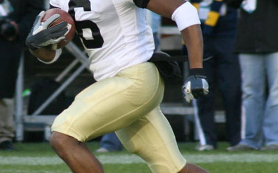 Army senior wide receiver Corey Anderson, shown here in the 2006 Army-Navy game, has returned 38 kickoffs for a total of 938 yards in 2007, a 24.7 average. He&#39;s also caught 28 paases for 307 yards.