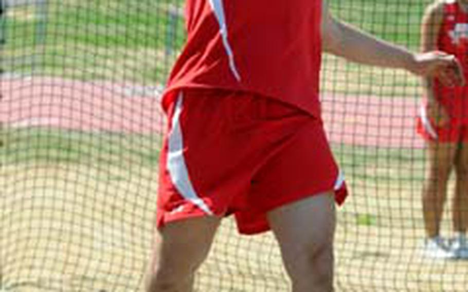 Nile C. Kinnick discus thrower David de los Santos.