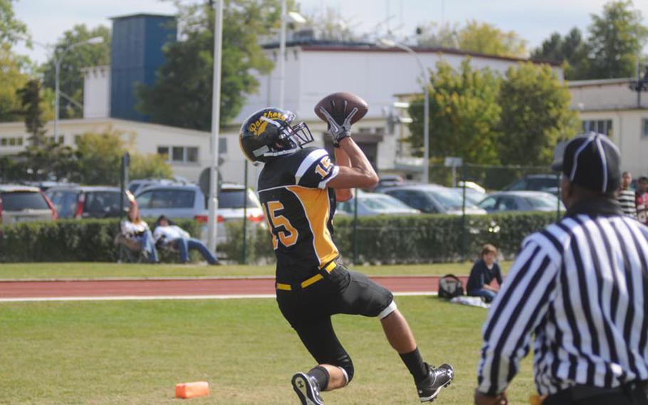 Patch's Mike Jacobson receives a touchdown pass from quarterback Jeff Kaczmarek in the second quarter of a game against Heidelberg. Patch won the game 20-6.