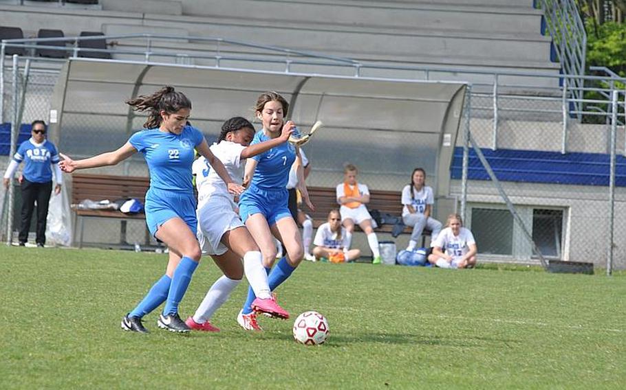 Marymount's Miriam Hassan, left, and Matilde Di Tommaso sandwich Rota's Tatiana Manning while going for the ball in the Admirals' 3-1 victory Saturday.