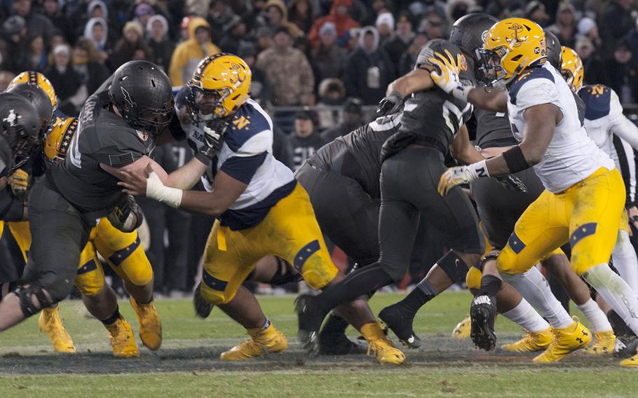 Action in the trenches during the Army-Navy game at M&T Bank Stadium in Baltimore, Md., Dec. 10, 2016. Army won, 21-17.