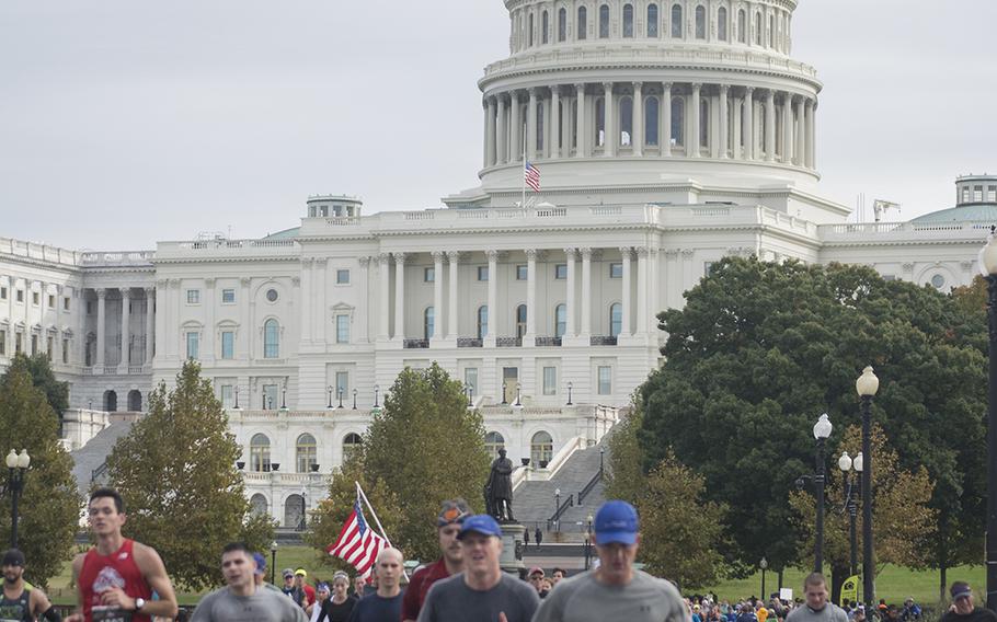 Runners of the 43rd Marine Corps Marathon.