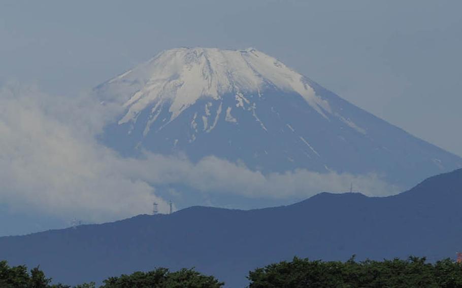An earthquake drill conducted Saturday, Nov. 14, 2015, at the base of Mount Fuji suffered from poor communication between local authorities and foreign tourists, Japanese broadcaster NHK reported Monday.