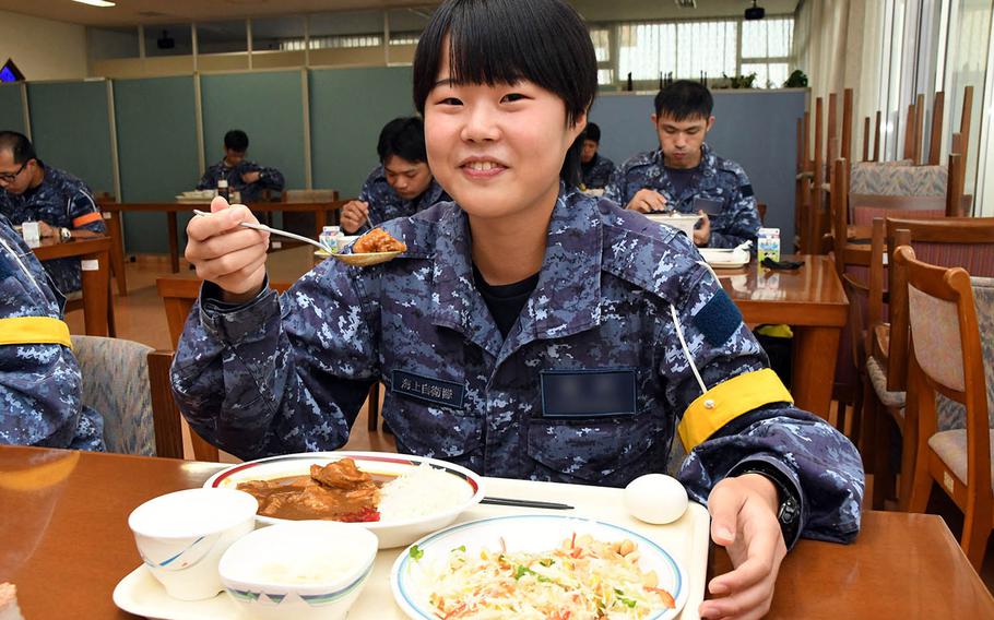 Every Friday, the maritime bases around Japan post photos of their curries on social media that elicit such comments as "Wow it looks delicious!" and "Makes me want to eat curry for lunch!"