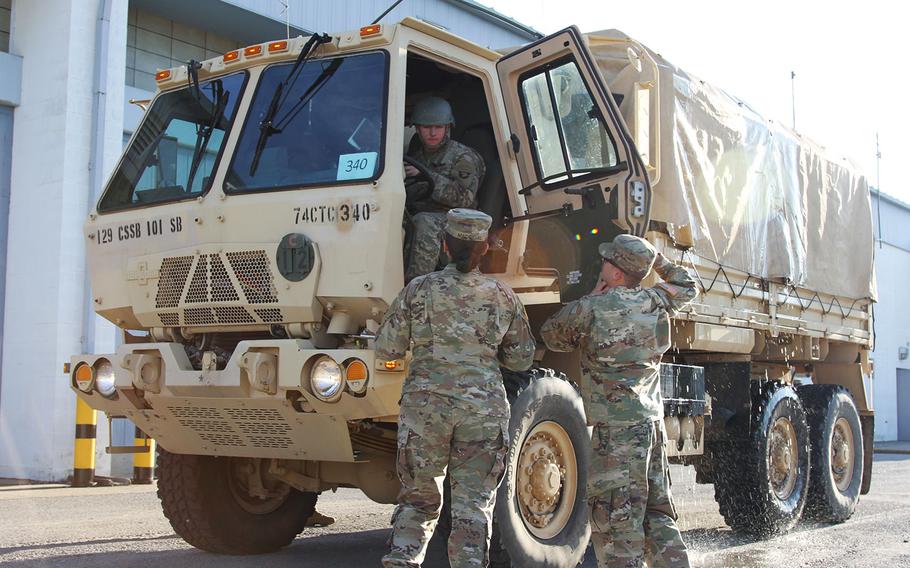 Soldiers assigned to 101st Sustainment Brigade, 101st Airborne Division, conduct training and preparations for Hurricane Florence relief efforts, Sept. 13, 2018 at Fort Campbell, Kentucky. 