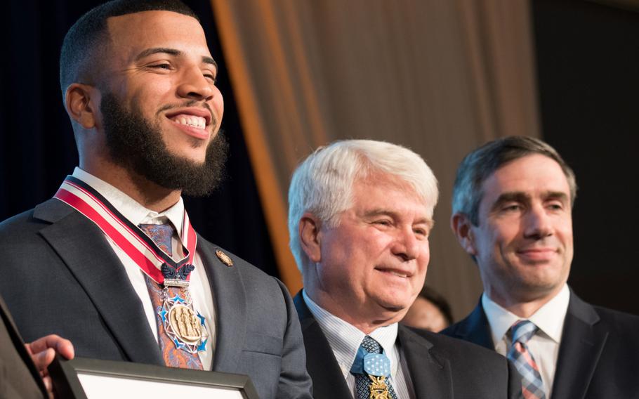 Blaine Hodge was severely injured in 2018 after defending a woman from a machete-wielding attacker. Hodge and the woman survived, thanks to his intervention. For that heroic action, Hodge was presented with the Single Act of Heroism award at the 2019 Citizen Honors Service Act Award ceremony held in Washington on Monday, March 25, 2019.