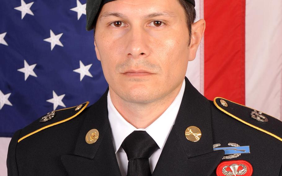 Official portrait of Sgt. 1st Class Duke Webb.