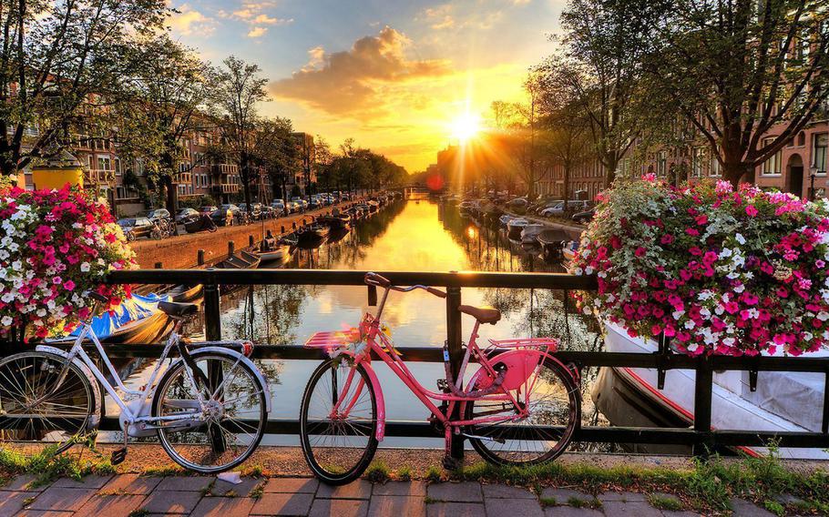 Amsterdam is a popular outdoor recreation tour destination.