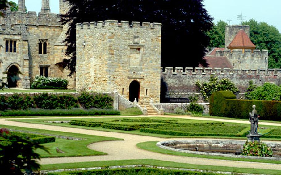 Some consider Penshurst Place the best-preserved manor house from the Middle Ages in England. In 1519, Henry VIII was a guest at the house, which has changed little from those days.