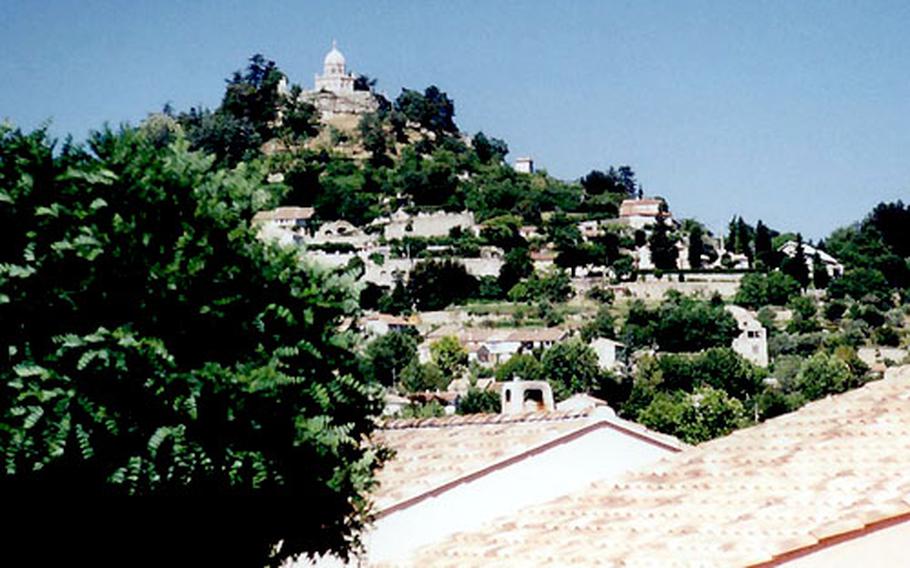 Two bicycle routes pass through the town of Forcalquier — the Tour du Luberon (147 miles) and Le Pays de Forcalquier et montagne de Lure en velo (50 miles).