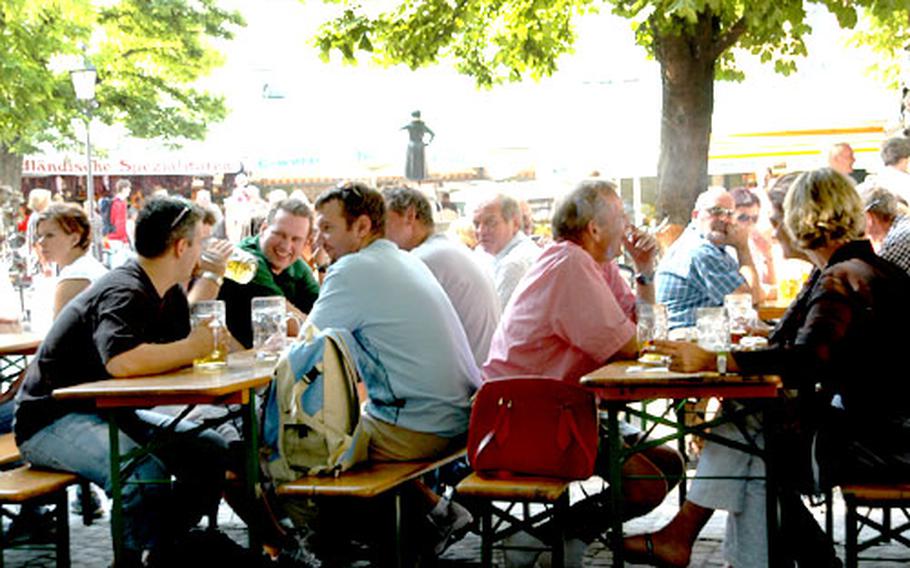 A morning at the beer garden on the Viktualienmarkt.