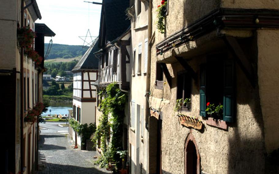 Some old medieval houses in ürzig that added atmosphere to the German TV series "Moselbrück."