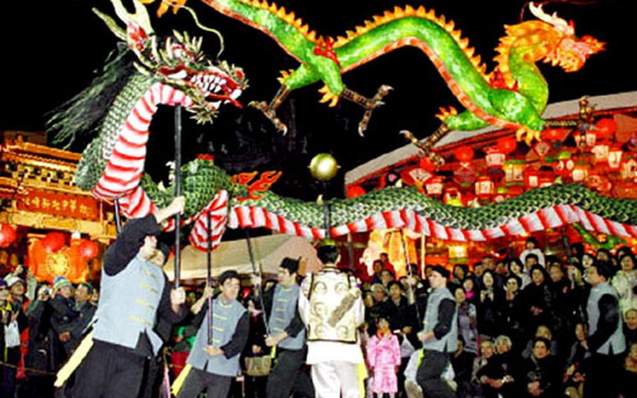 Dragon dances will be performed every day in various places at the festival.