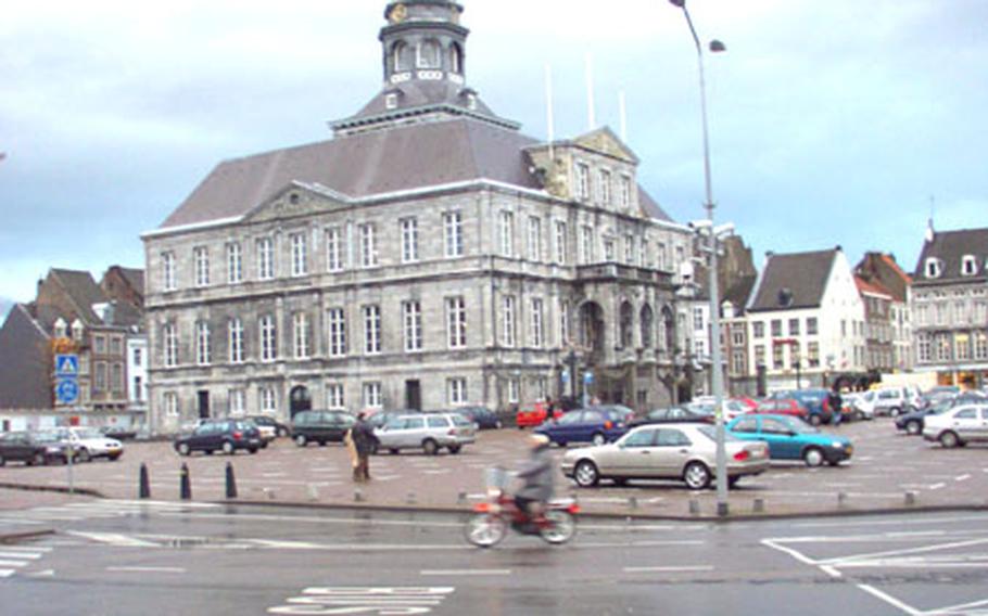A Maastricht focal point is the 17th century Stadhuis, or town hall, the dominant feature of Markt Square. On Wednesdays and Fridays, vegetable vendors flock to the plaza to sell their produce to residents of the provincial capital.