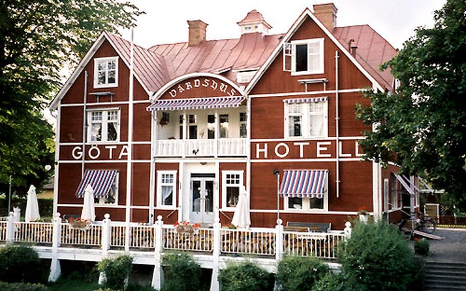 The Göta Hotel is a picturesque sight along the route.