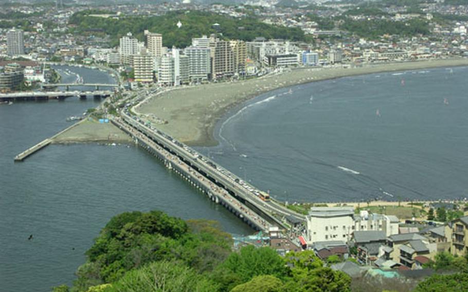 Katase beaches of Fujisawa City viewed from the Panorama Tower of Enoshima.