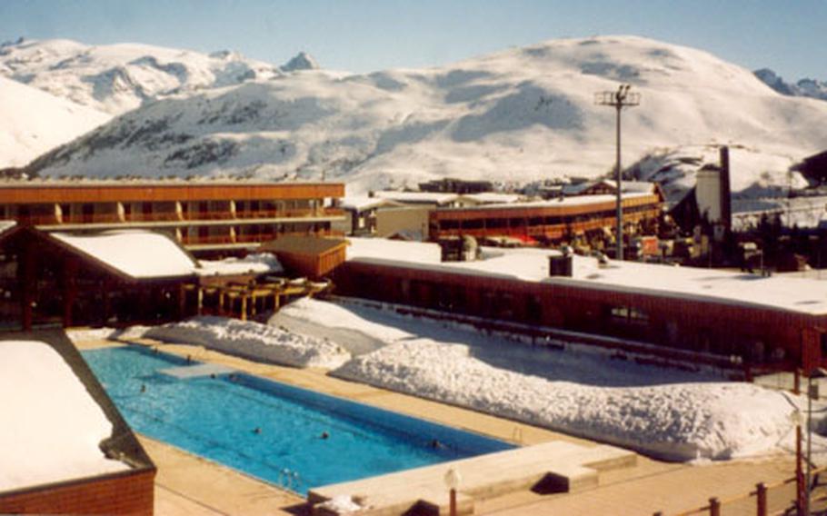 Skiers can rest their weary aprés-ski muscles in the heated outdoor swimming pool at Alpe d’Huez. Non-skiers can add it to their list of things to do while friends are on the slopes.