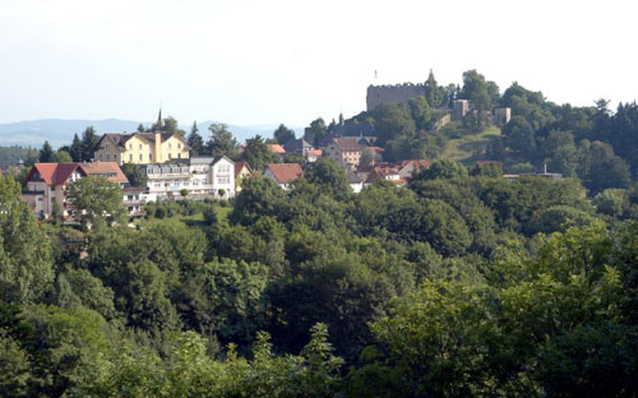 Lindenfels, with its castle, is a popular destination for day trips in the Odenwald. Visit the castle, walk through the old town and enjoy an afternoon coffee and cake like the locals do.