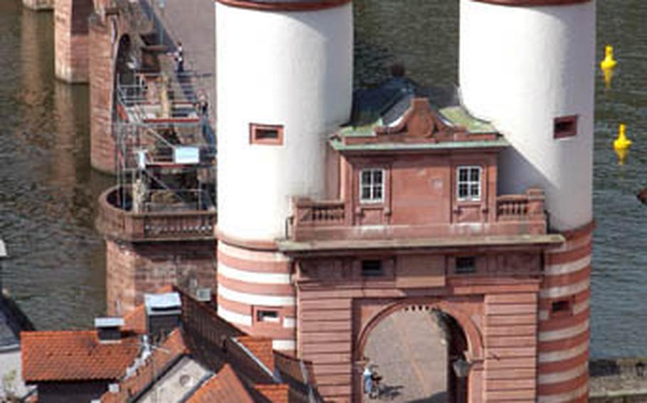 A view of Heidelberg&#39;s Old Bridge with its twin-towered gate, as seen from the tower of the Heiliggeistkirche.