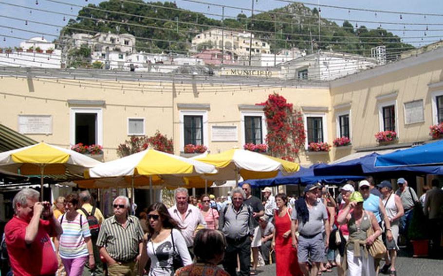 The Municipio, basically the town hall for Capri town, is a few dozen meters from the funicular station. The town’s main square is quite small and can fill up quickly, but many of the main streets radiate out from here.