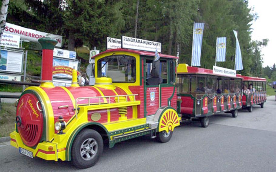 This “train” offers transport from the village of Bodenmais to Silberberg to various spots nearby.