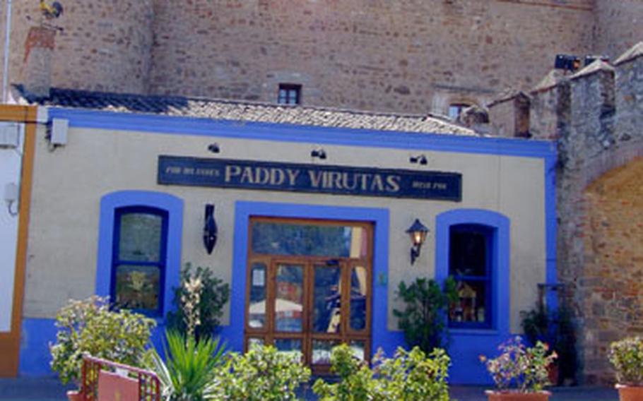 Zafra is a small, tidy town with a nice selection of bars and restaurants. About a million visitors come to the town at the end of each September for its festival, a combination of rodeos, auctions and animal displays, fairgrounds and food.