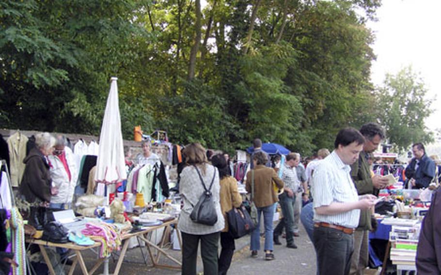 The grounds around the Biebrich palace in a suburb of Wiesbaden are the site of a flea market held one Saturday a month beginning this month. Most of the vendors are locl residents, not professionals.