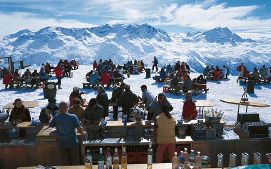 Half the fun of coming to the slopes at Corviglia is hanging out at the mountain bar.