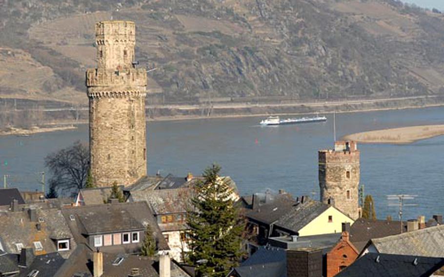 One of the two Michelfeld towers and the Kuhhirtenturm, two of the 16 towers still standing of 21 that once ringed the town.